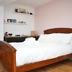 Chapel Lane - Charming Modern One Bed Apartment At The Shore!