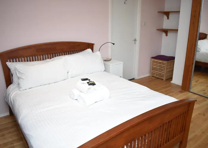 Chapel Lane - Charming Modern One Bed Apartment At The Shore!